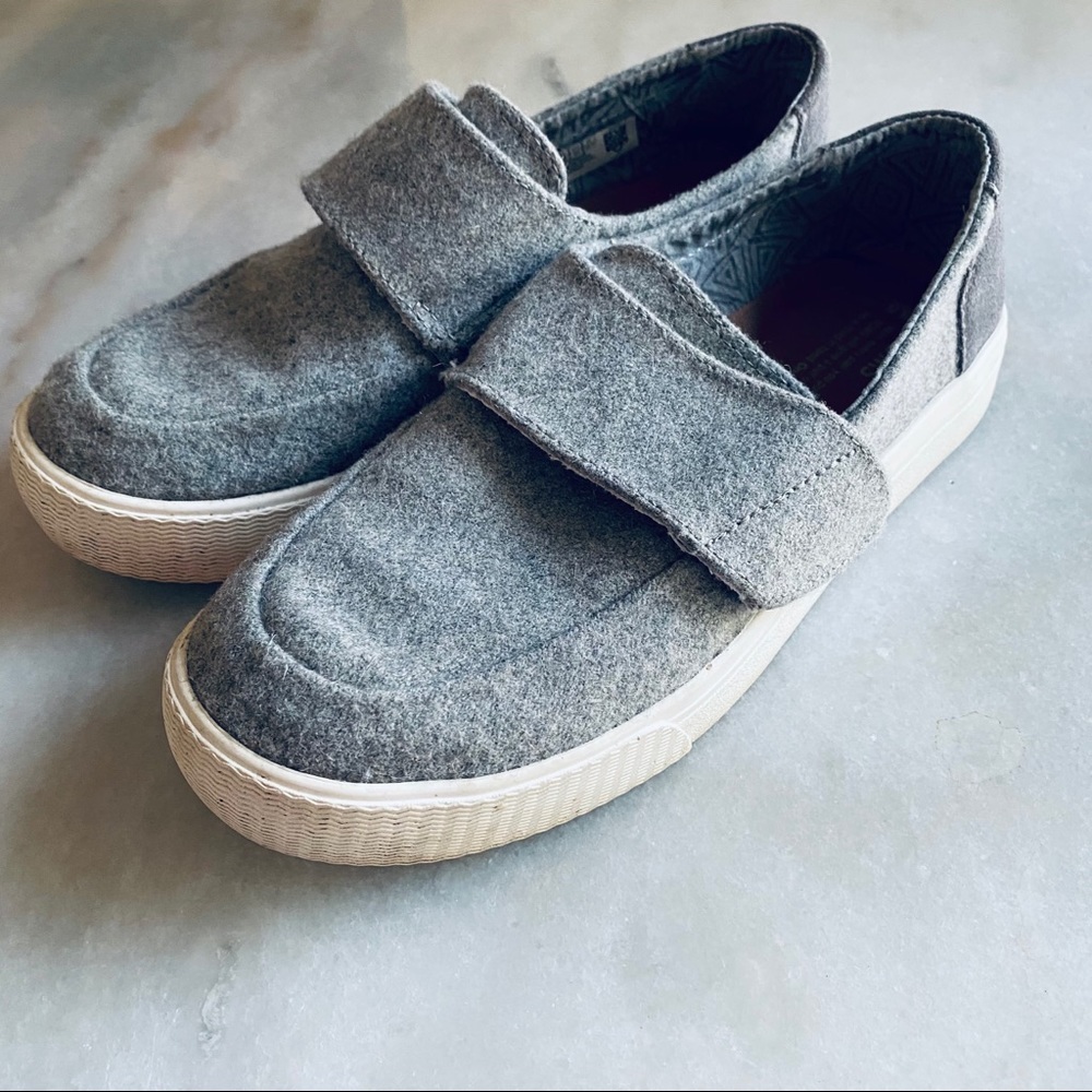 Toms Slip ons
